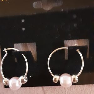 Silver plated Pearl Hoop earrings.